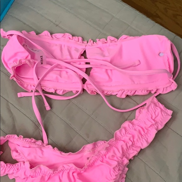 Bikini - Picture 2 of 4